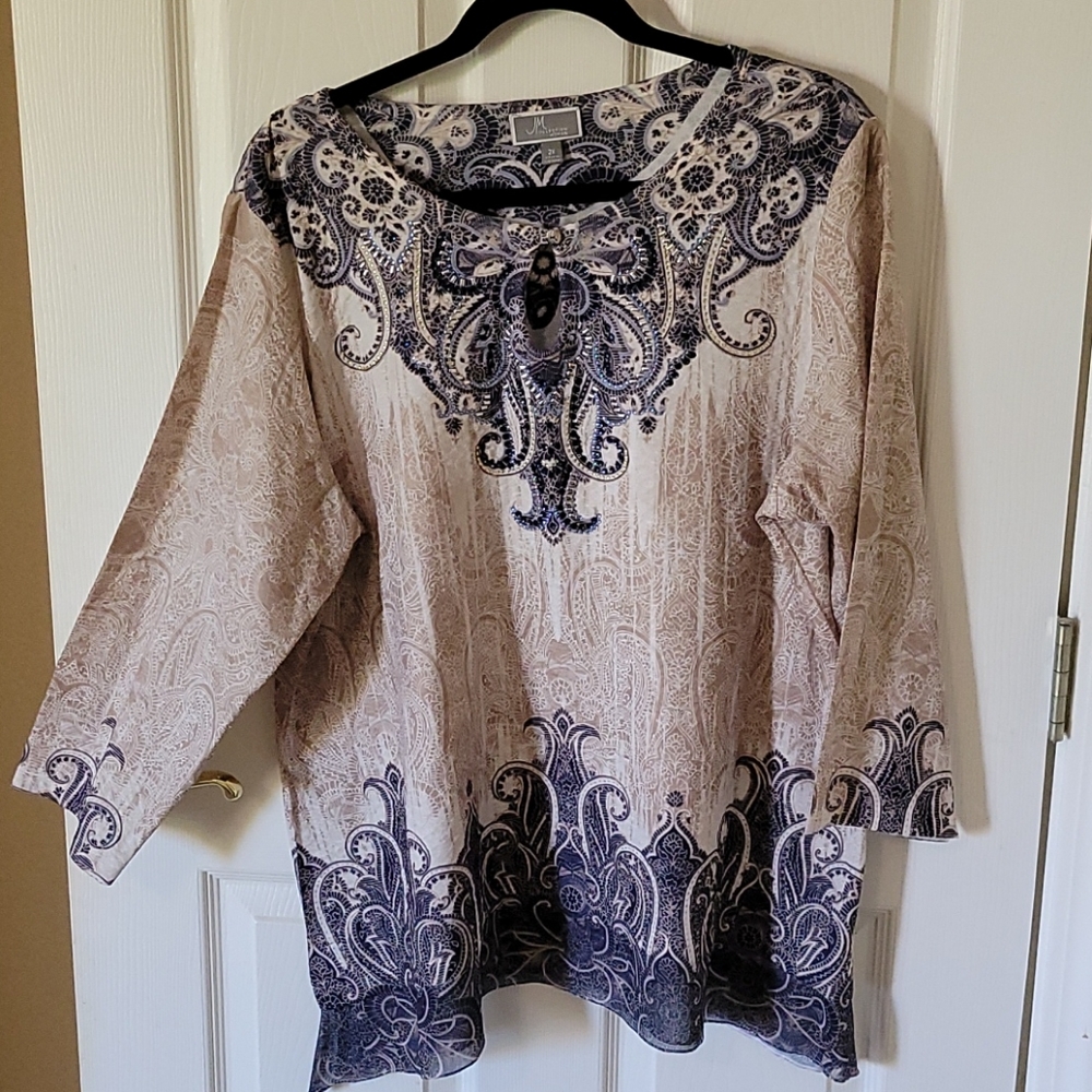Beautifully detailed top